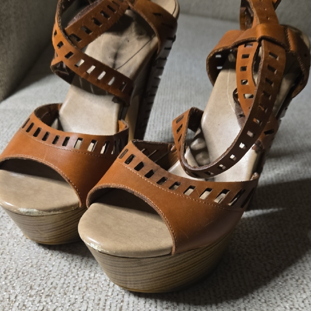 Jessica Simpson Tan Strappy Platform Heels